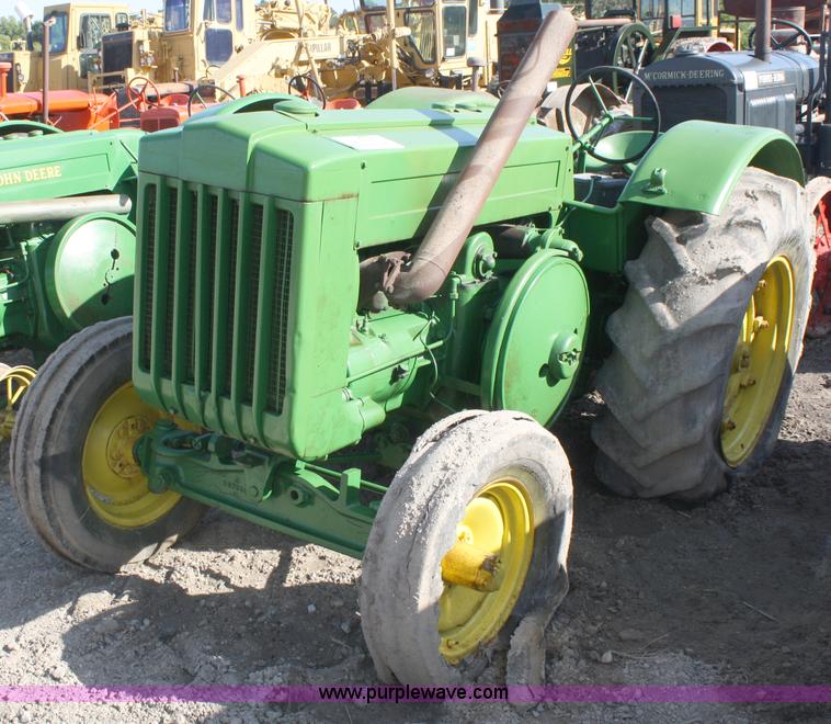 image for item A2398 John Deere D tractor