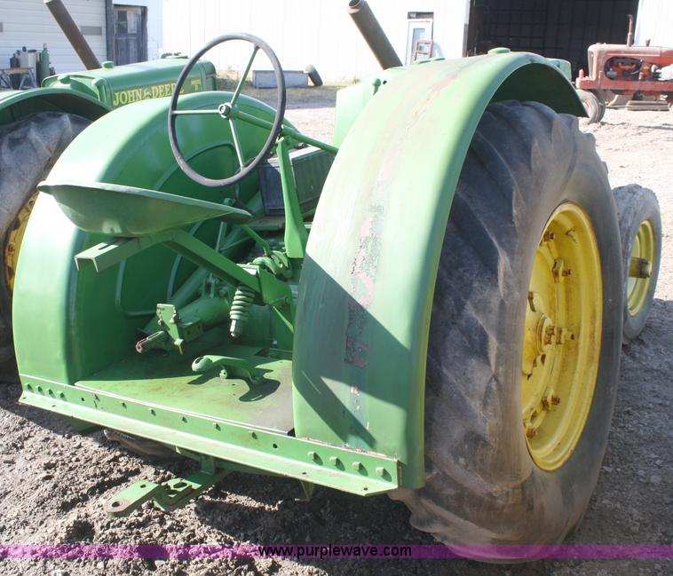 image for item A2398 John Deere D tractor
