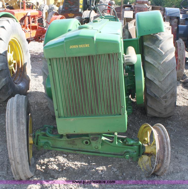image for item A2399 John Deere D tractor
