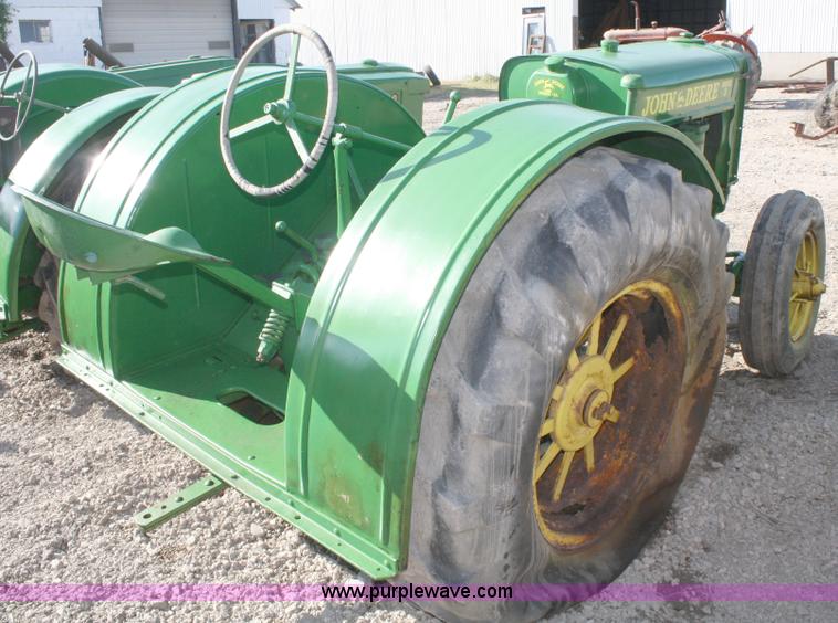 image for item A2400 John Deere D tractor