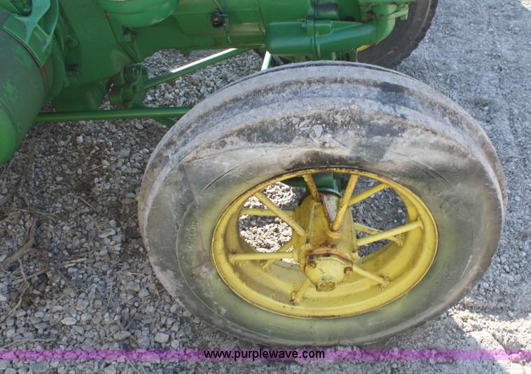 image for item A2400 John Deere D tractor