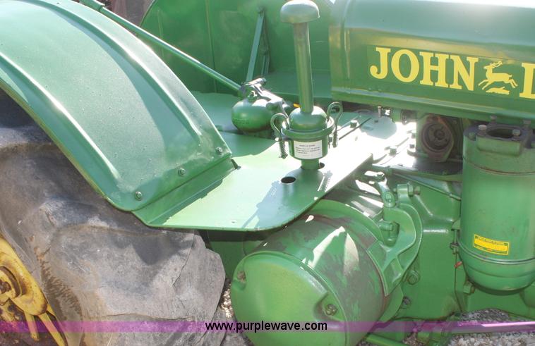 image for item A2400 John Deere D tractor