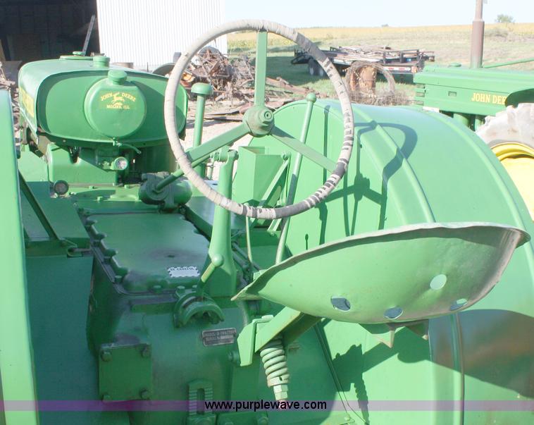 image for item A2400 John Deere D tractor