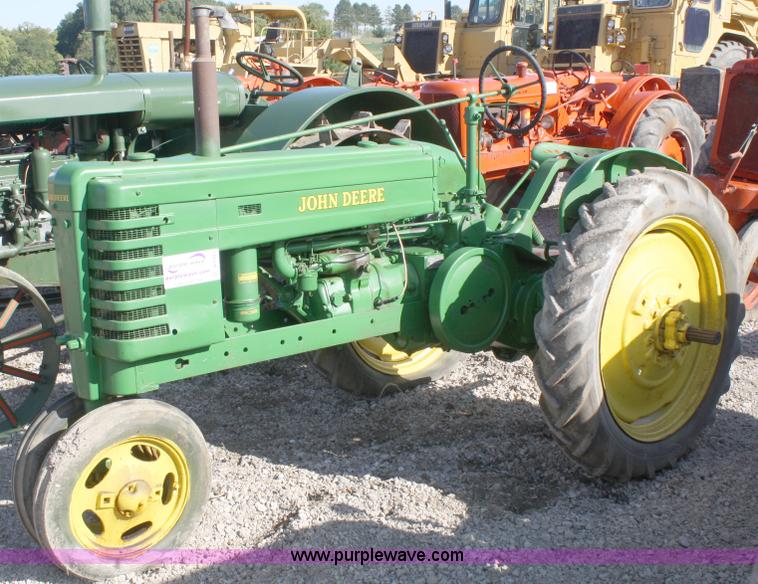image for item A2401 John Deere H tractor