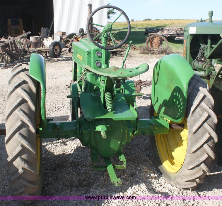 image for item A2401 John Deere H tractor
