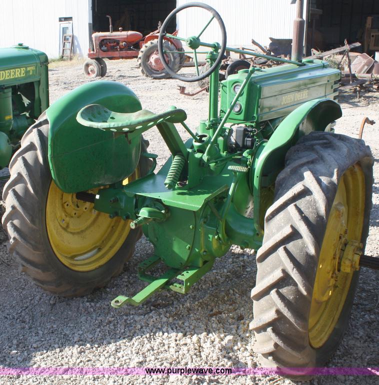 image for item A2401 John Deere H tractor