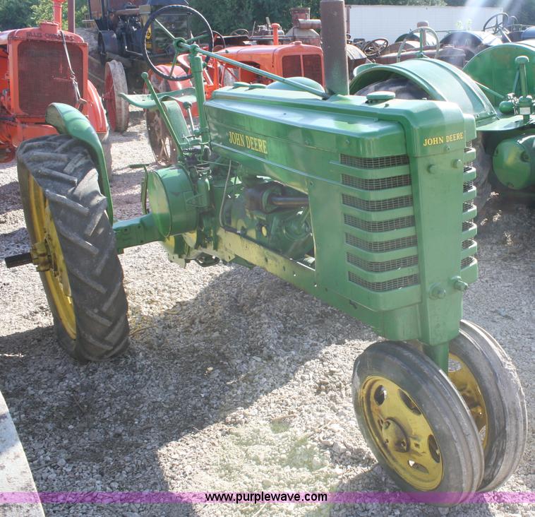 image for item A2401 John Deere H tractor