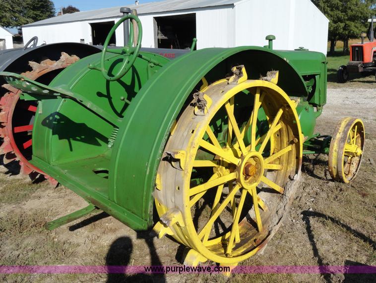 image for item A2405 John Deere D tractor