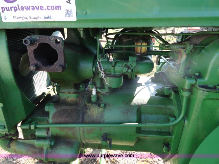 image for item A2405 John Deere D tractor