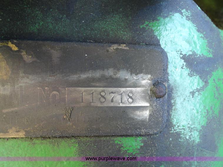 image for item A2405 John Deere D tractor