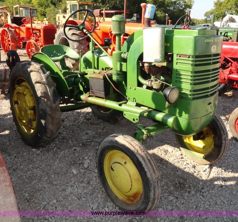 image for item A2407 John Deere LA tractor