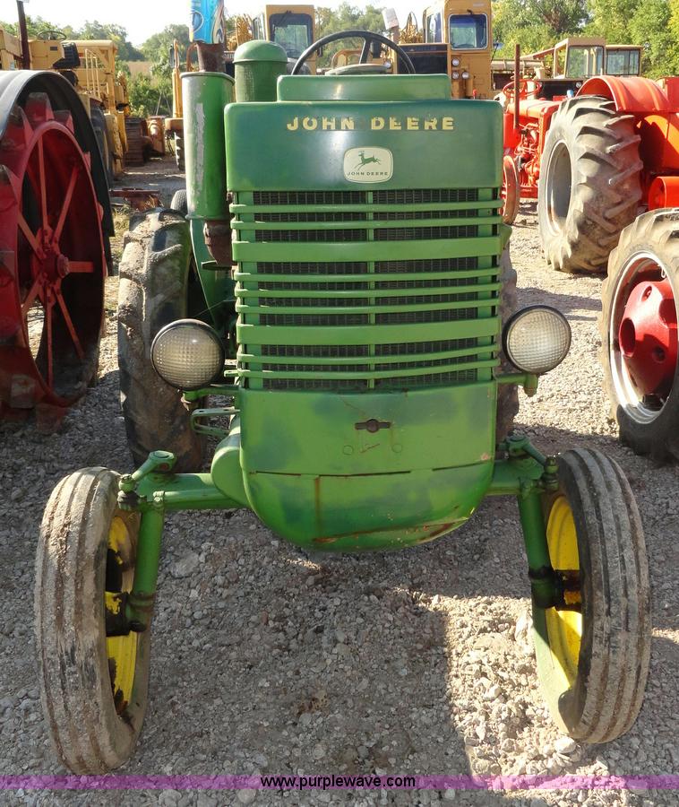 image for item A2407 John Deere LA tractor