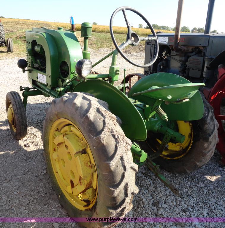 image for item A2407 John Deere LA tractor