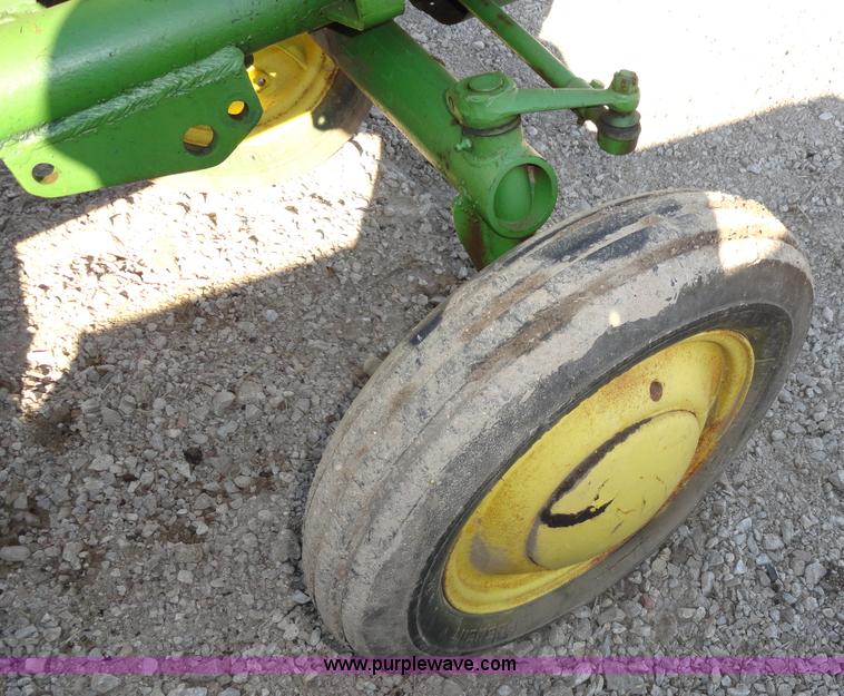 image for item A2407 John Deere LA tractor