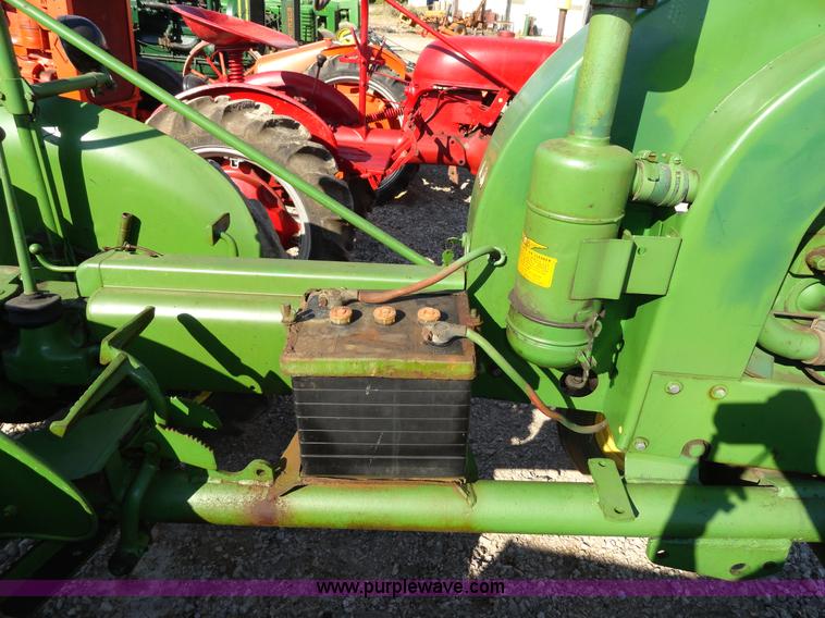 image for item A2407 John Deere LA tractor