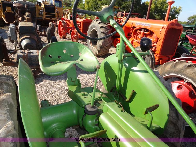 image for item A2407 John Deere LA tractor