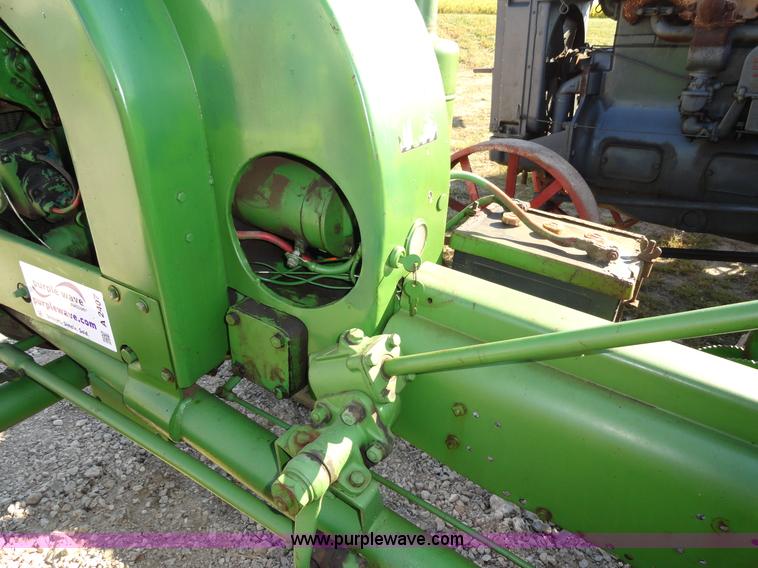 image for item A2407 John Deere LA tractor