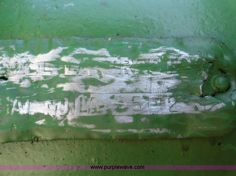 image for item A2407 John Deere LA tractor