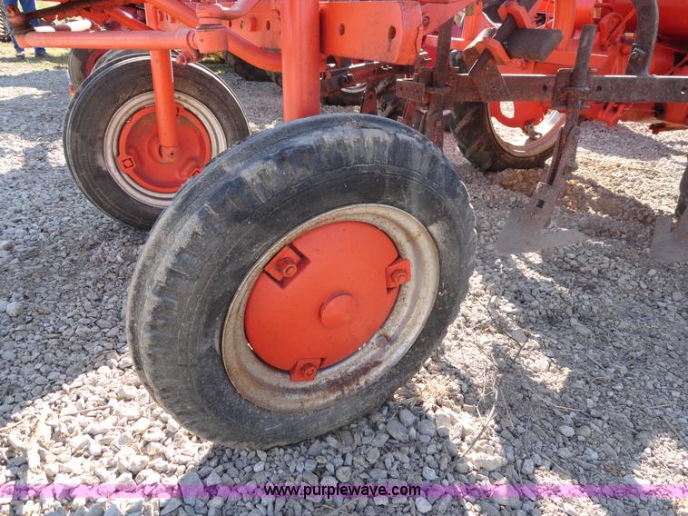 image for item A2409 Allis Chalmers G tractor