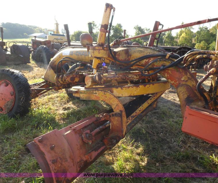image for item A3126 Allis Chalmers D grader