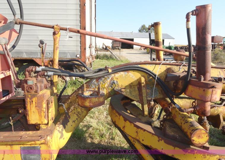 image for item A3126 Allis Chalmers D grader