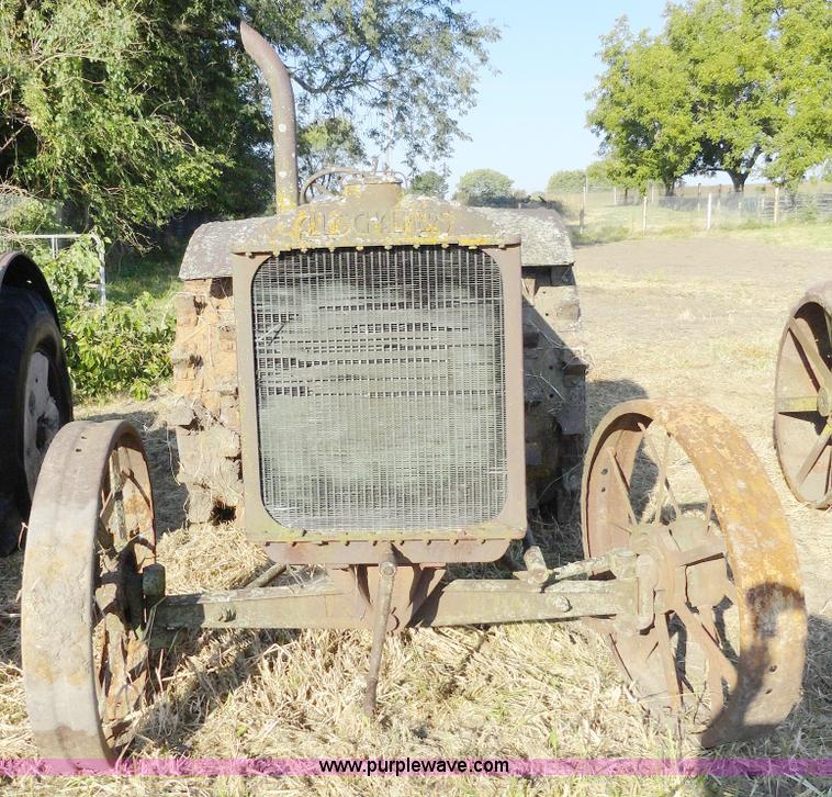 image for item A3128 Allis Chalmers E tractor