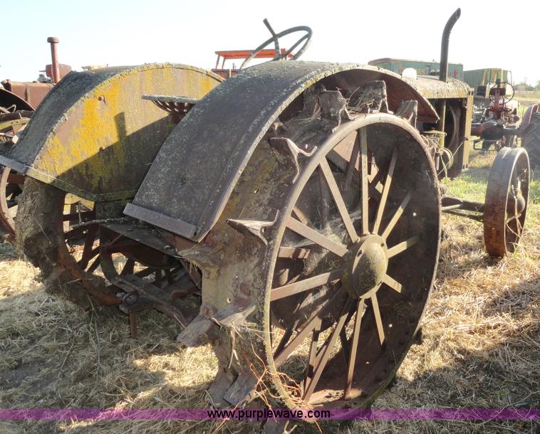 image for item A3128 Allis Chalmers E tractor