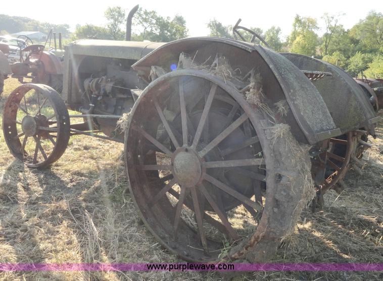 image for item A3128 Allis Chalmers E tractor