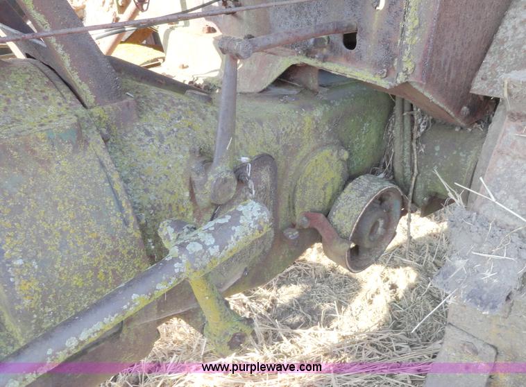 image for item A3128 Allis Chalmers E tractor