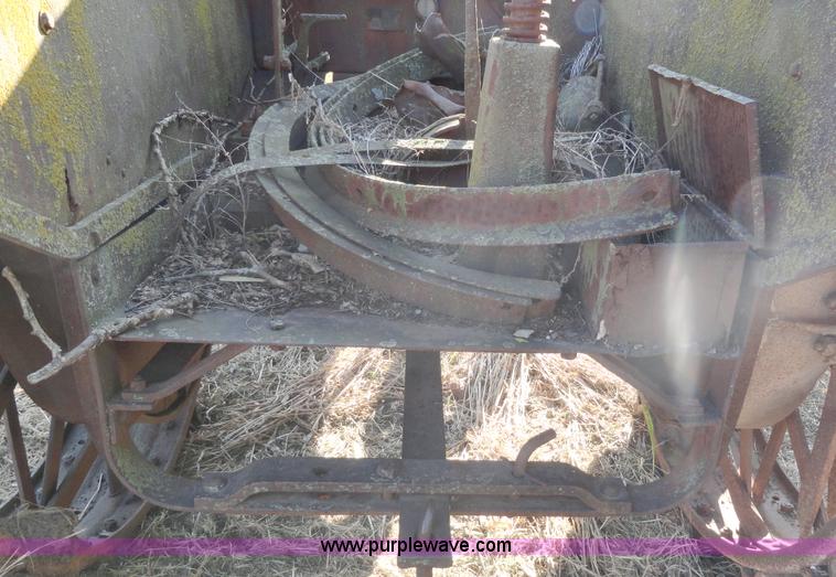 image for item A3128 Allis Chalmers E tractor