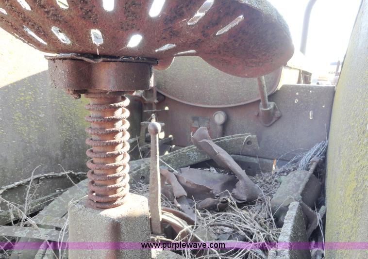 image for item A3128 Allis Chalmers E tractor