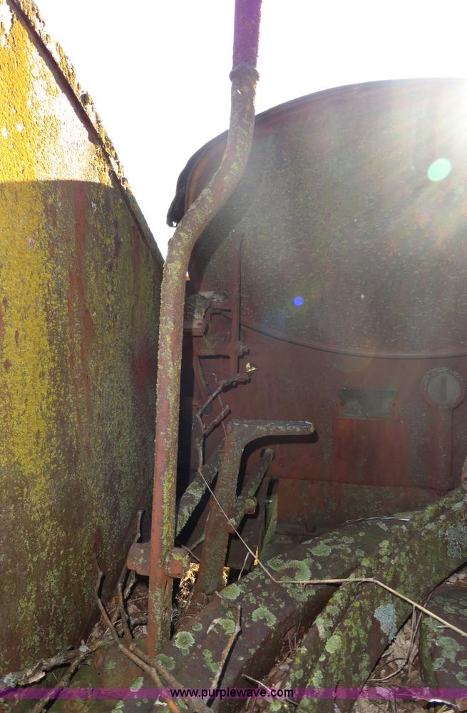 image for item A3128 Allis Chalmers E tractor