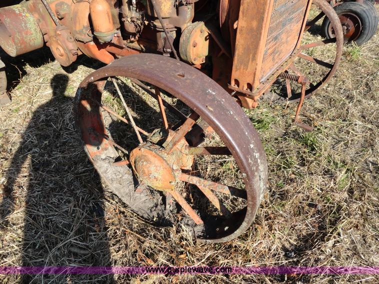 image for item A3134 Allis Chalmers E tractor