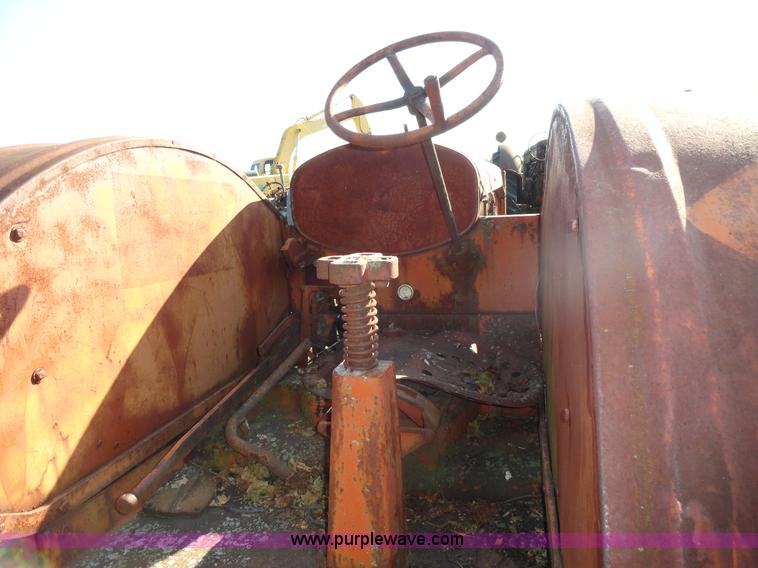 image for item A3134 Allis Chalmers E tractor