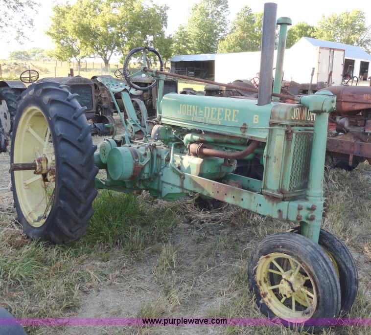 image for item A3141 John Deere B tractor