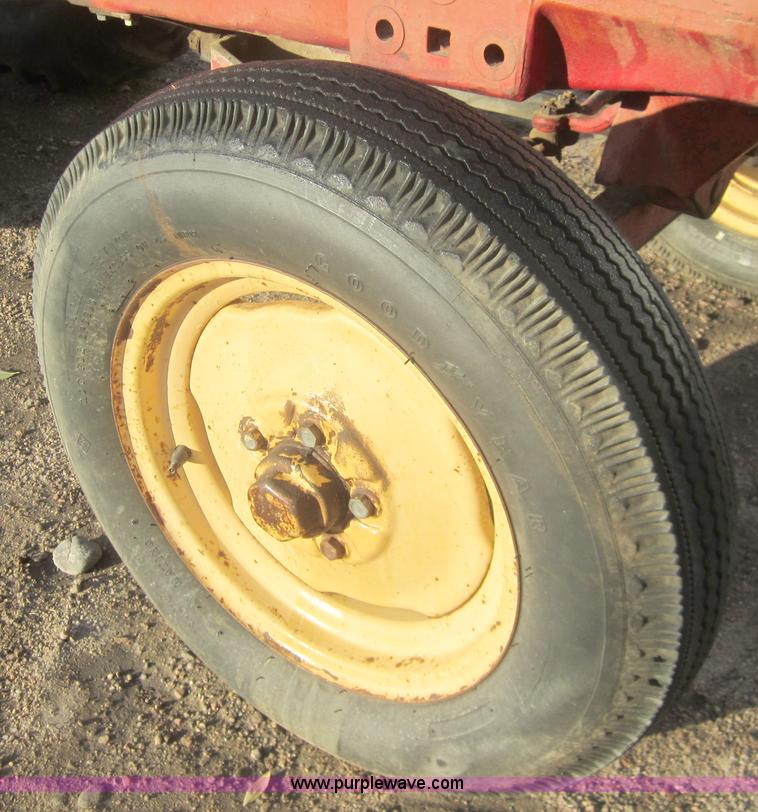 image for item B5530 1952 Massey-Harris 44 tractor