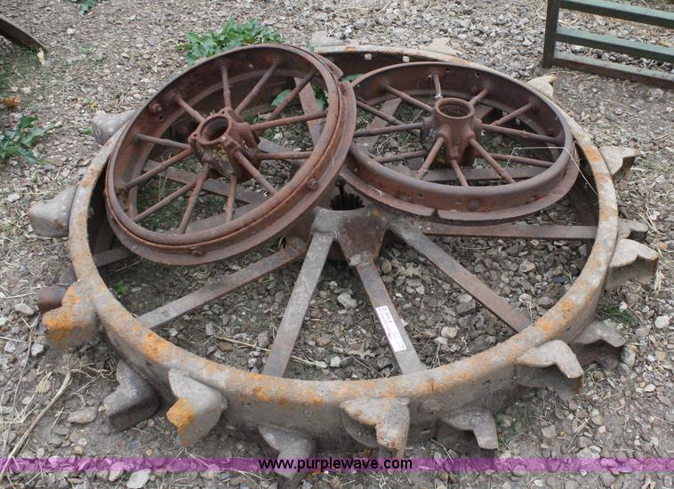 image for item B9368 John Deere model G steel wheels