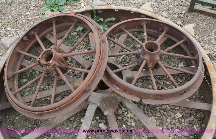 image for item B9368 John Deere model G steel wheels