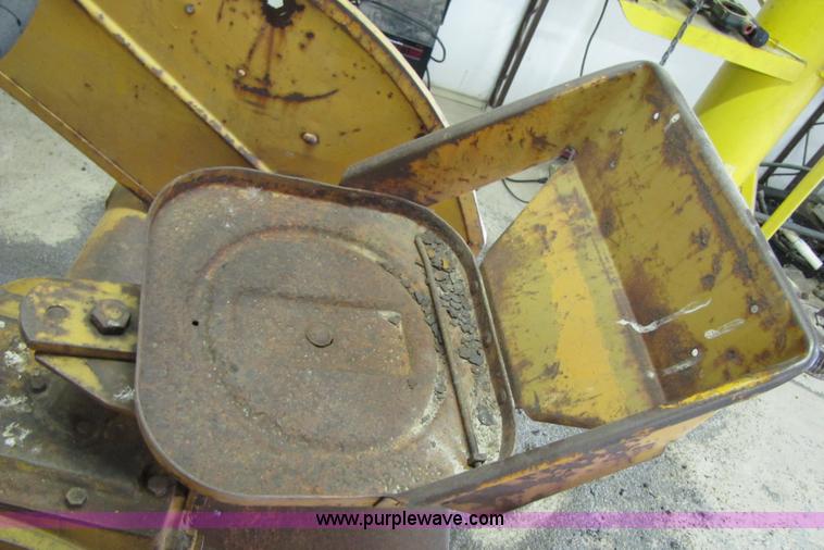 image for item C9543 1949 Minneapolis Moline RTS tractor