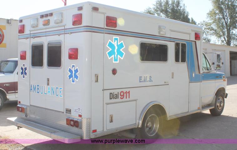 image for item A2928 1991 Ford E350 ambulance