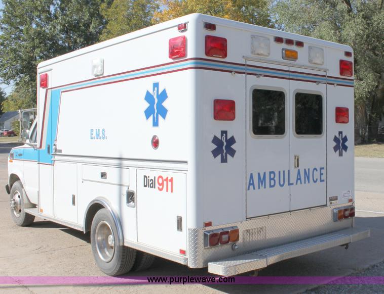 image for item A2928 1991 Ford E350 ambulance