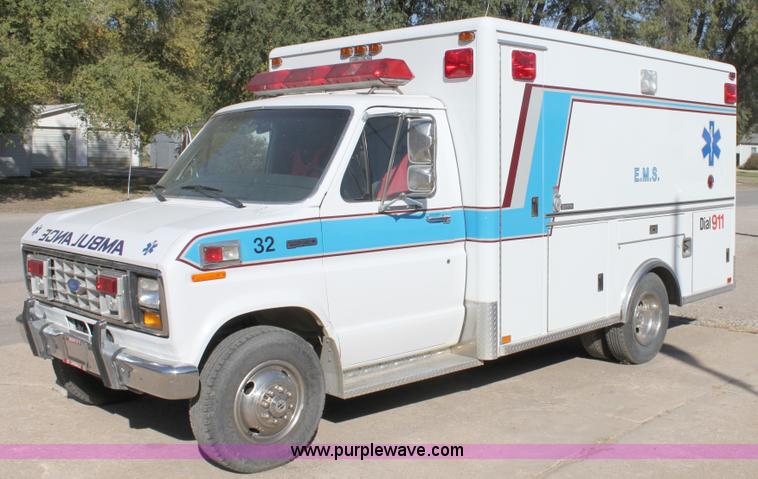image for item A2928 1991 Ford E350 ambulance