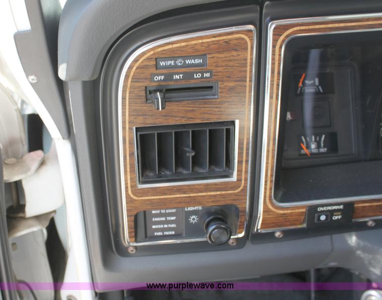 image for item A2928 1991 Ford E350 ambulance