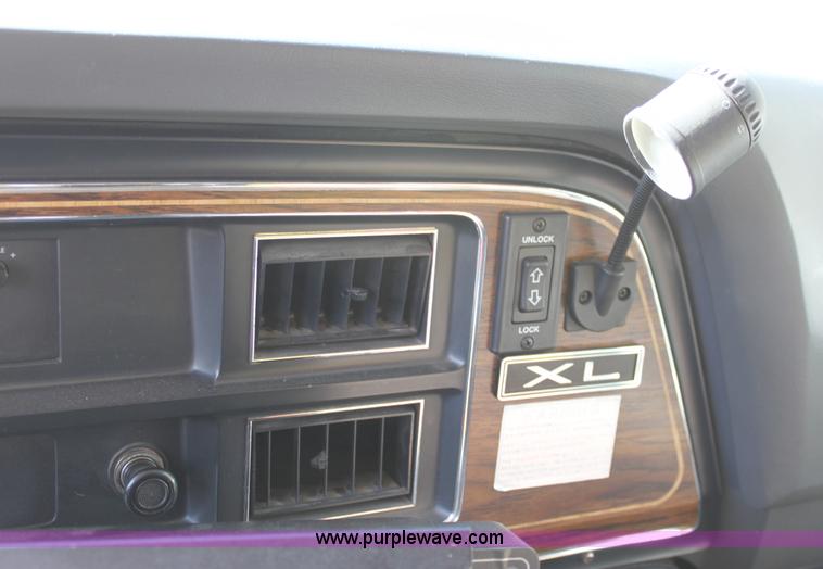 image for item A2928 1991 Ford E350 ambulance