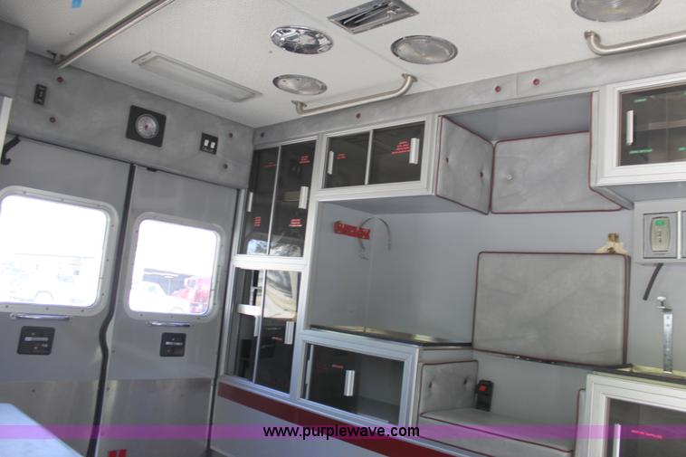 image for item A2928 1991 Ford E350 ambulance