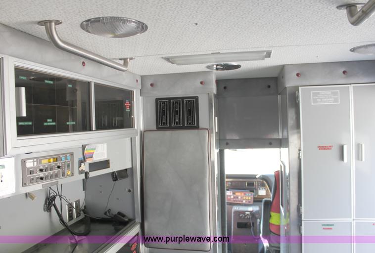 image for item A2928 1991 Ford E350 ambulance