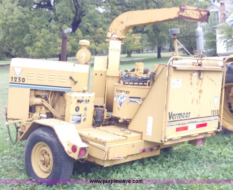 image for item A2941 Vermeer 1250 chipper