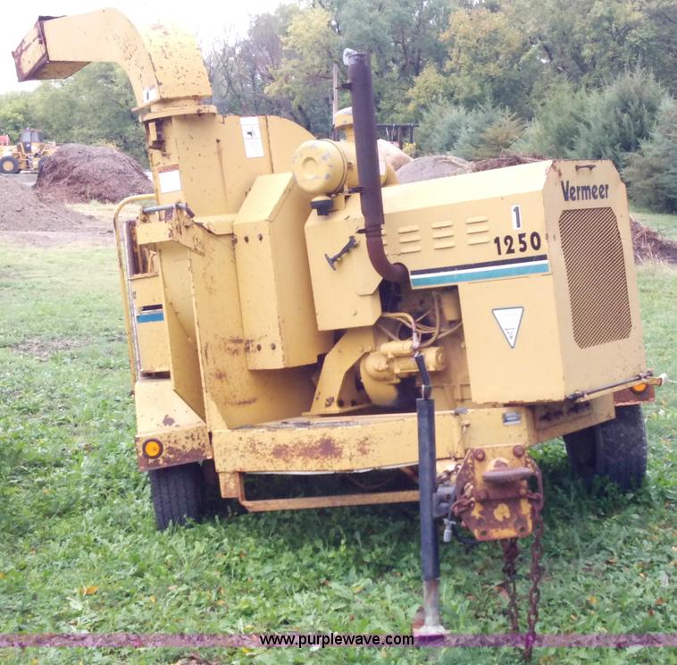 image for item A2941 Vermeer 1250 chipper