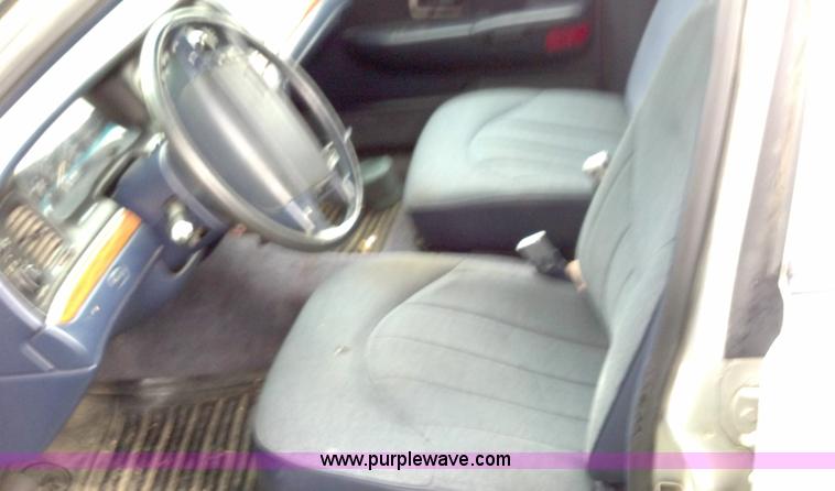 image for item A2942 1995 Ford Crown Victoria