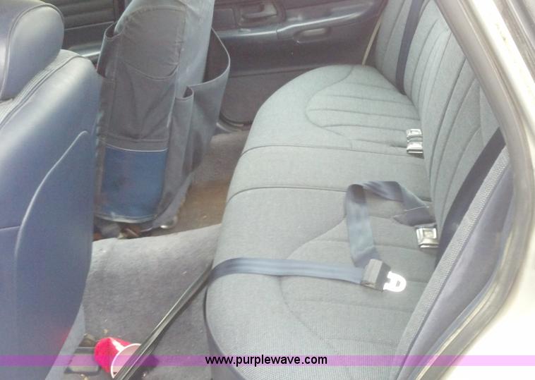 image for item A2942 1995 Ford Crown Victoria